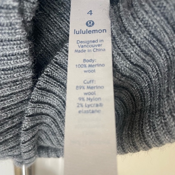 Lululemon Turtleneck merino will sweater with front pocket - Picture 3 of 3